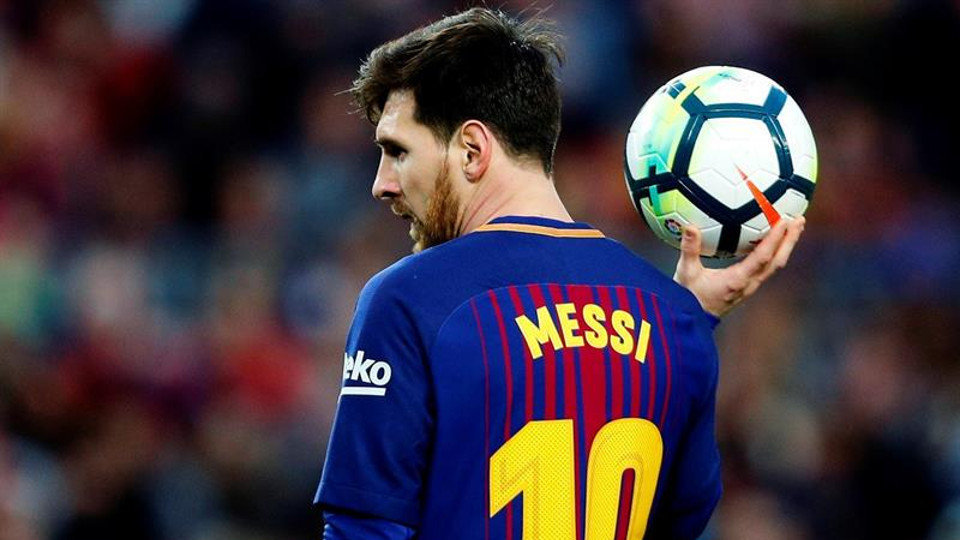 Messi, con el balón. ALEJANDRO GARCÍA (EFE)