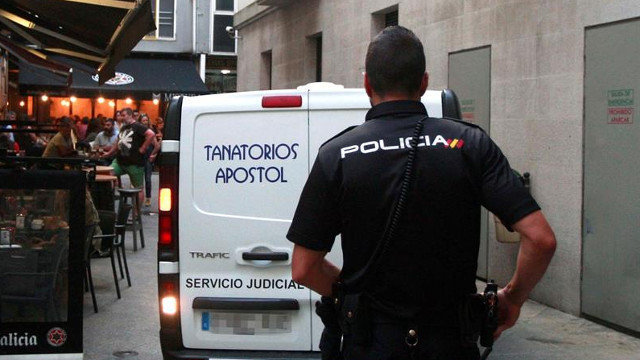Un hombre mata a su mujer en A Coruña. CABALAR