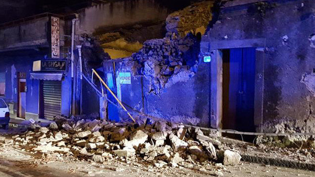 Escombros en la localidad siciliana de Fleri tras el terremoto ORIETTA SCARDINO