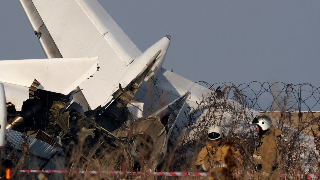 Avión estrellado en Kazajistán. EFE