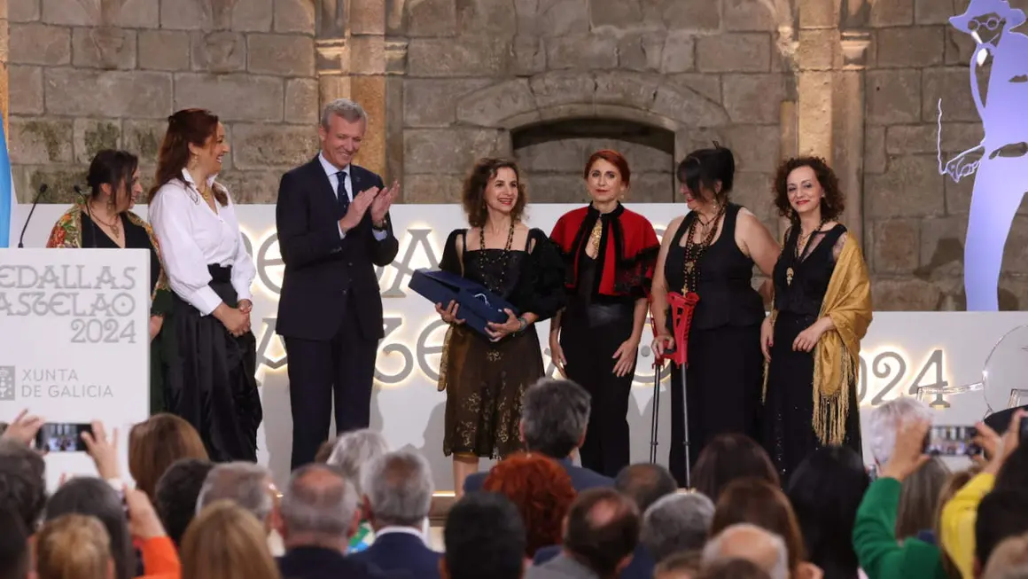 Un instante del acto de entrega de las Medallas Castelao PEPE FERRÍN