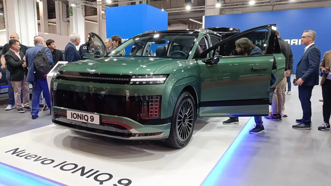 Automobile Barcelona 2025 Hyundai Ioniq9
