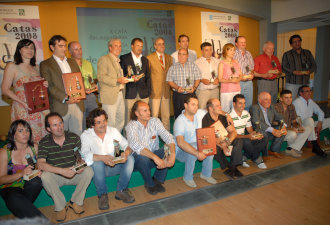 'Foto de familia' de los premiados en la XX Cata dos Viños de Galicia