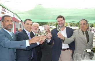 Autoridades en la inauguración de la Feira do Viño de O Ribeiro (AGN)