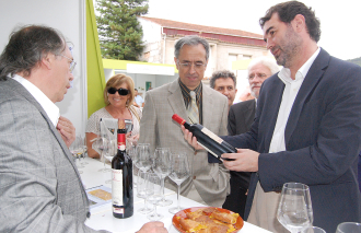 Autoridades en la Feira do Viño do Ribeiro (FOTO: AGN)
