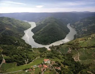 O Cabo do Mundo, donde se emplaza la bodega Abadía da Cova (Foto: GUILLERMO GONZÁLEZ)