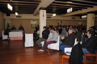 Asistentes al seminario sobre cerveza celebrado en Sarria. Foto: PORTO
