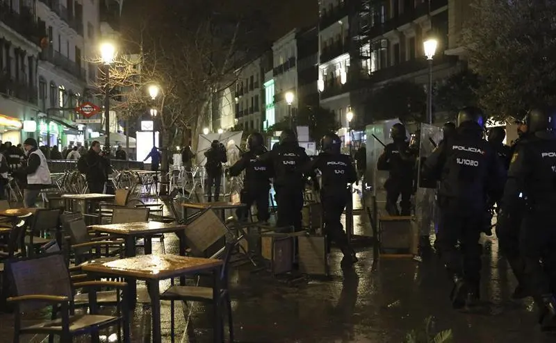 En total, quince personas han sido detenidas tras causar destrozos en la vía tras las manifestaciones