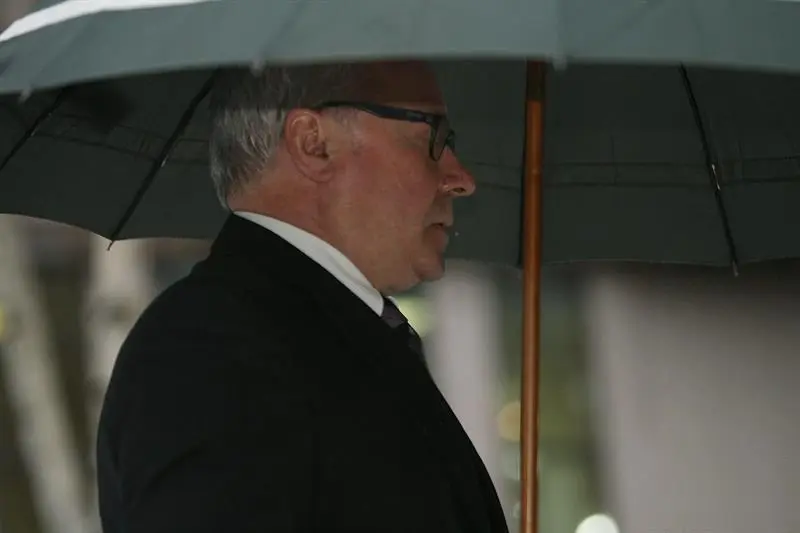 Los cuatro imputados, tres altos funcionarios municipales y la cuñada de la teniente de alcalde, Carmela Silva, por un supuesto 