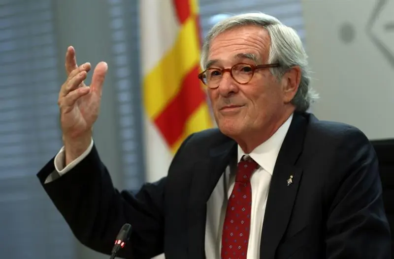 El todavía alcalde de Barcelona ha garantizado que no firmará "nada" con lo que la ganadora de las elecciones municipales en la capital catalana por Bcomú, Ada Colau, "no esté de acuerdo" 