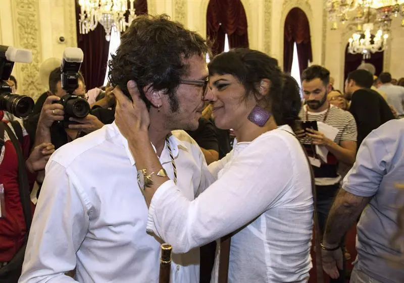 Kichi recibe la felicitación de Teresa Rodríguez