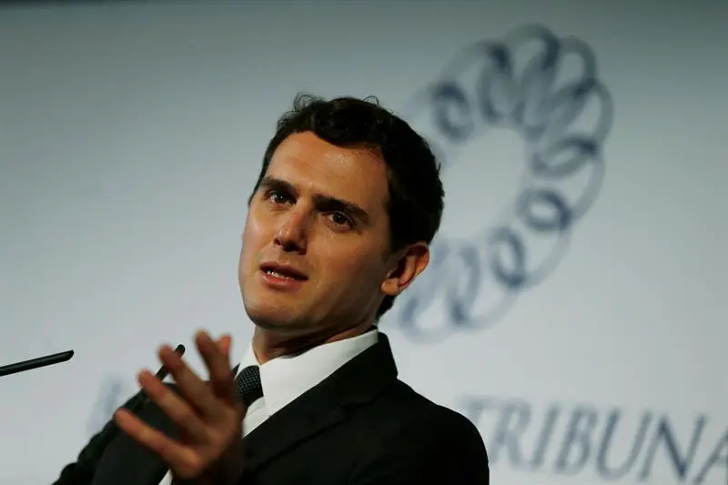 El candidato de Ciudadanos descarta formar parte de una gran coalición o apoyar un pacto en el que esté Podemos