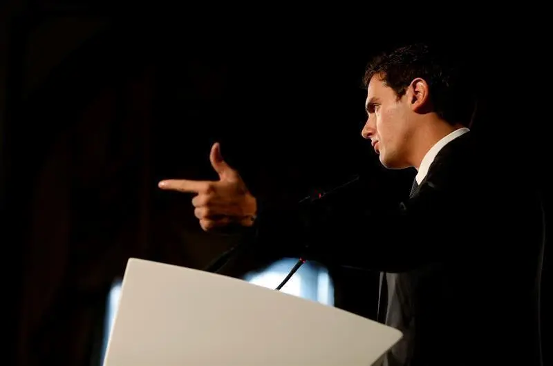 El candidato de Ciudadanos descarta formar parte de una gran coalición o apoyar un pacto en el que esté Podemos