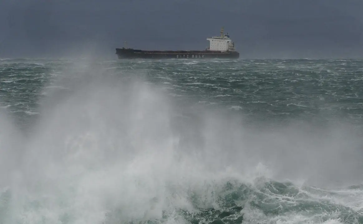 La Aemet activó la alerta naranja por fuerte oleaje en todo el litoral