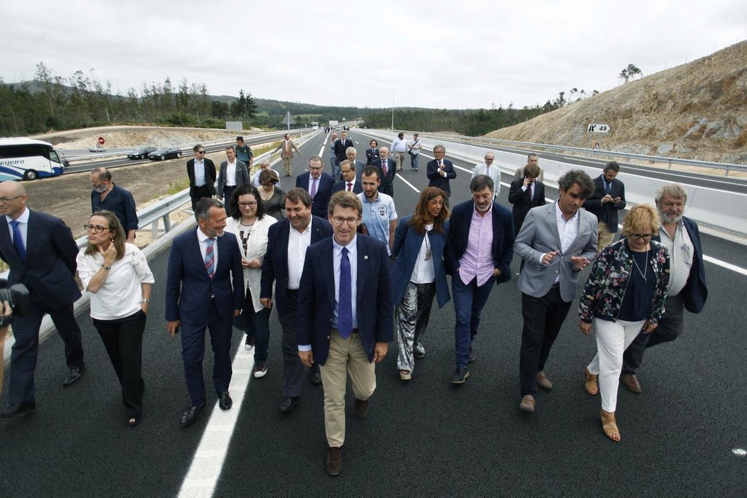 El presidente de la Xunta, Alberto Núñez Feijóo, preside el acto de inauguración de la autovía