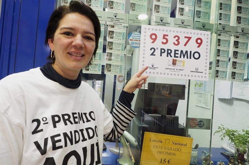 Ana, dueña de la Administración de Lugo donde se dio el segundo premio del sorteo de El Niño