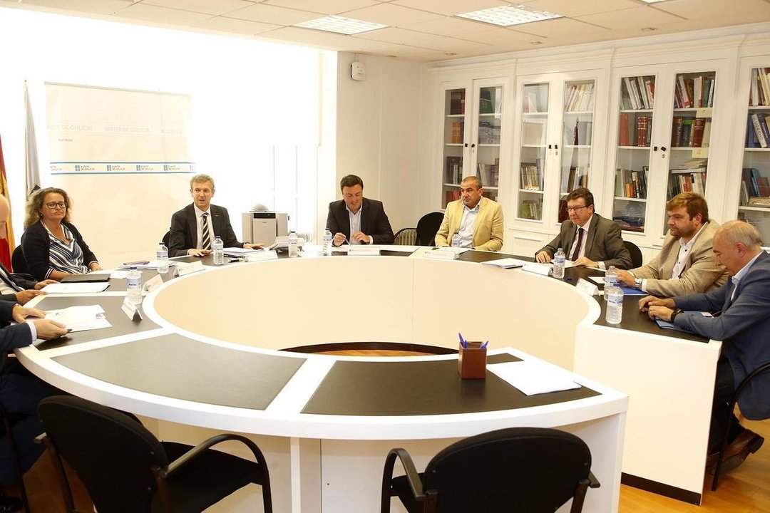 Reunión entre el Vicepresidente de la Xunta y representantes de las diputaciones de A Coruña, Lugo y Pontevedra