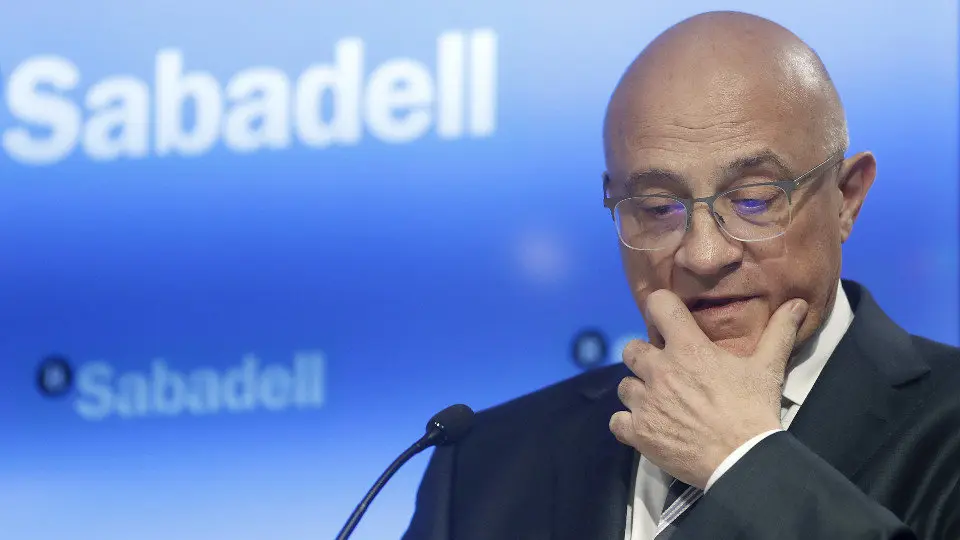 El presidente del Banco Sabadell, Josep Oliu. ANDREU DALMAU (EFE)