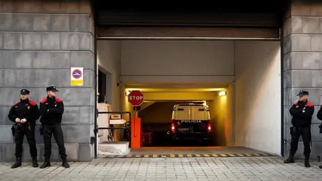 Llegada de los acusados al Palacio de Justicia de Navarra. VILLAR LÓPEZ (EFE)