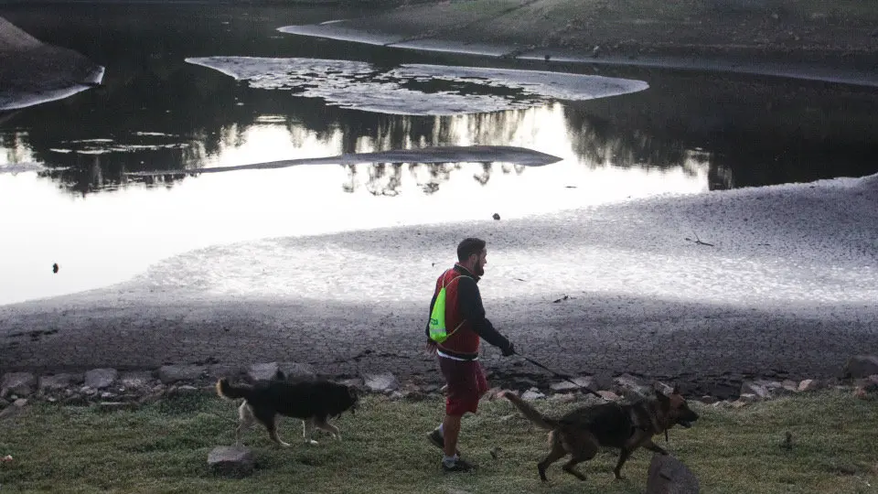 Embalse de Eiras, en Pontevedra, este mes de noviembre. DAVID FREIRE