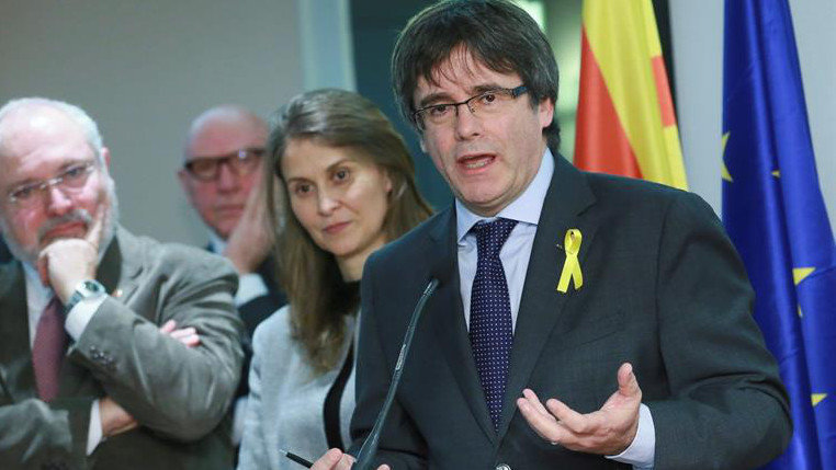 Carles Puigdemont durante la rueda de prensa que ofreció en Bruselas. OLIVER HOSLET
