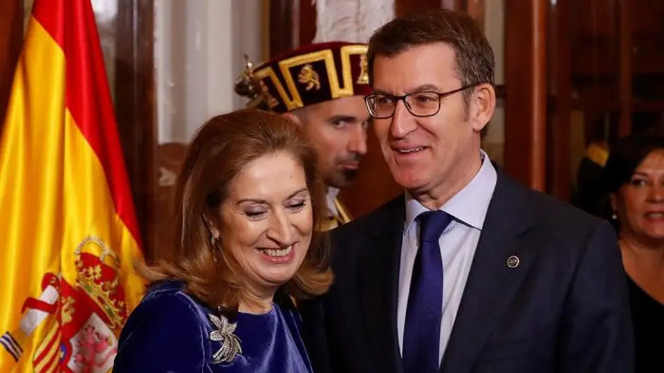 Ana Pastor y Alberto Núñez Feijóo. CHEMA MOYA (EFE)