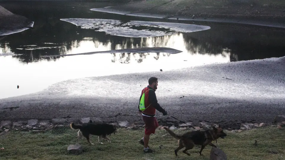 Embalse de Eiras, en Pontevedra, este mes de noviembre. DAVID FREIRE