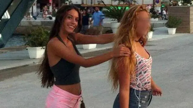 Diana Quer y su hermana, Valeria. AEP