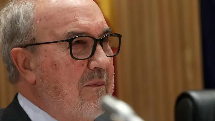 Solbes durante su comparecencia en la comisión parlamentaria que investiga la crisis.ZIPI (EFE)