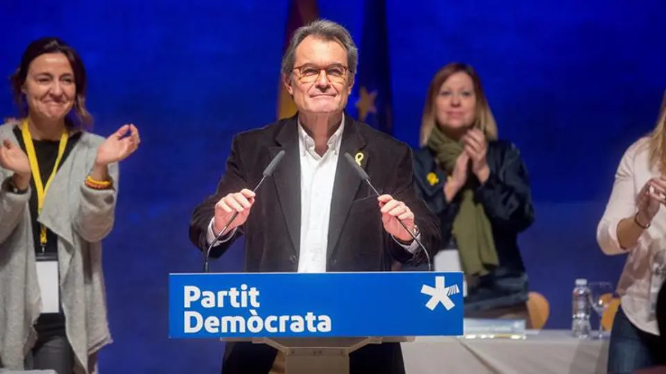 Artur Mas, en su despedida como presidente del PdeCat. QUIQUE GARCÍA (EFE)