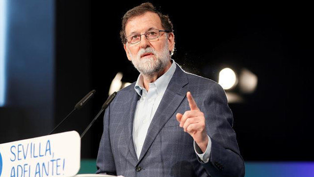 Mariano Rajoy, este sábado en Sevilla. JOSÉ MANUEL VIDAL (EFE)
