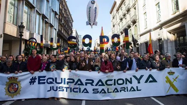 Cabeza de la manifetación. ENRIC FONTCUBERTA (EFE)