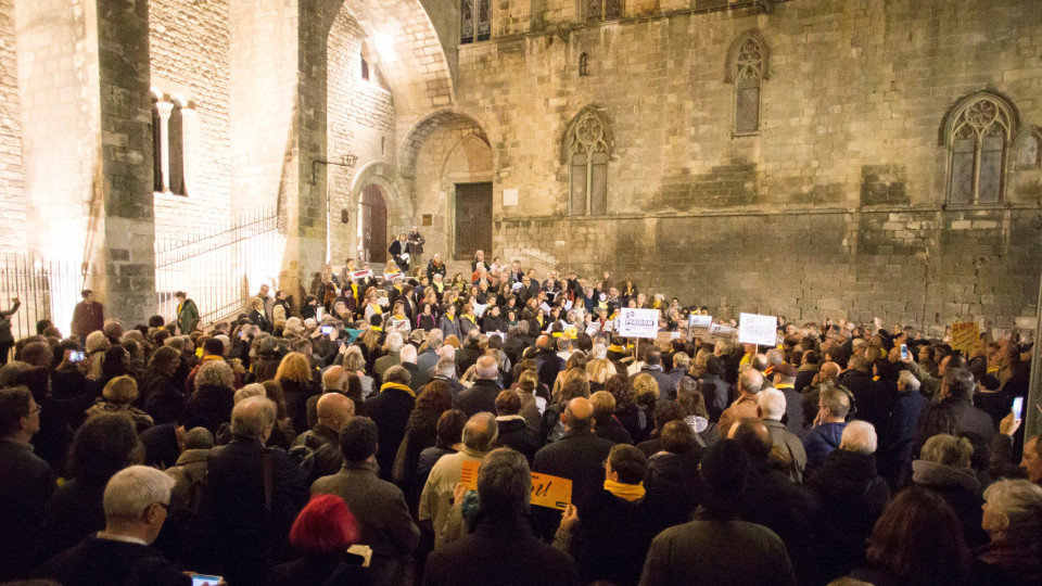Concentración en Barcelona por la libertad de los Jordis. QUIQUE GARCÍA (EFE)