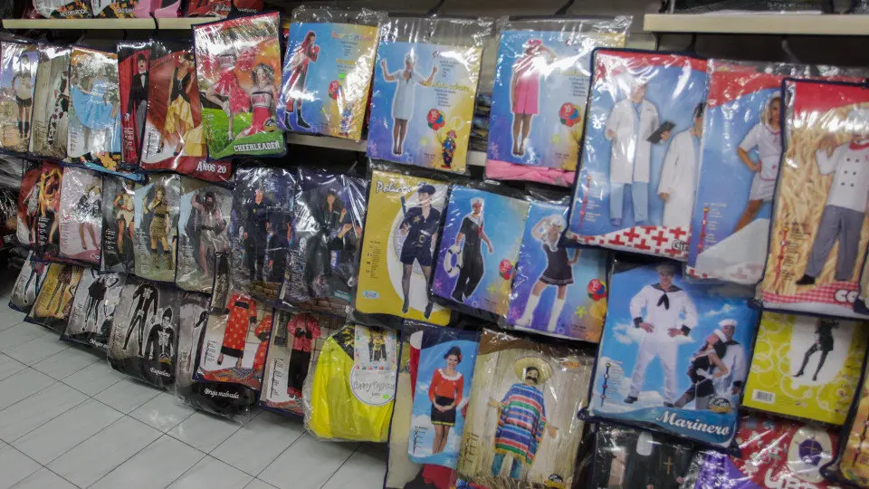 Disfraces a la venta. DAVID FREIRE