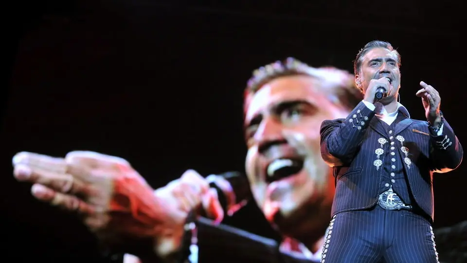 Alejandro Fernández. AEP