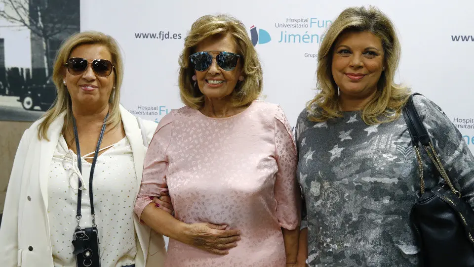 María Teresa Campos, con sus hijas Carmen y Terelu. JP GANDUL