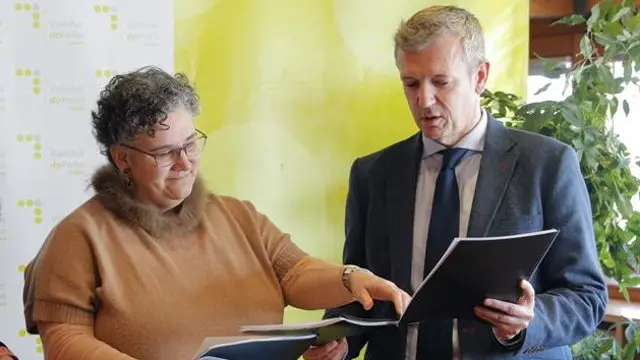 Alfonso Rueda con Milagros Otero. LAVANDEIRA JR.