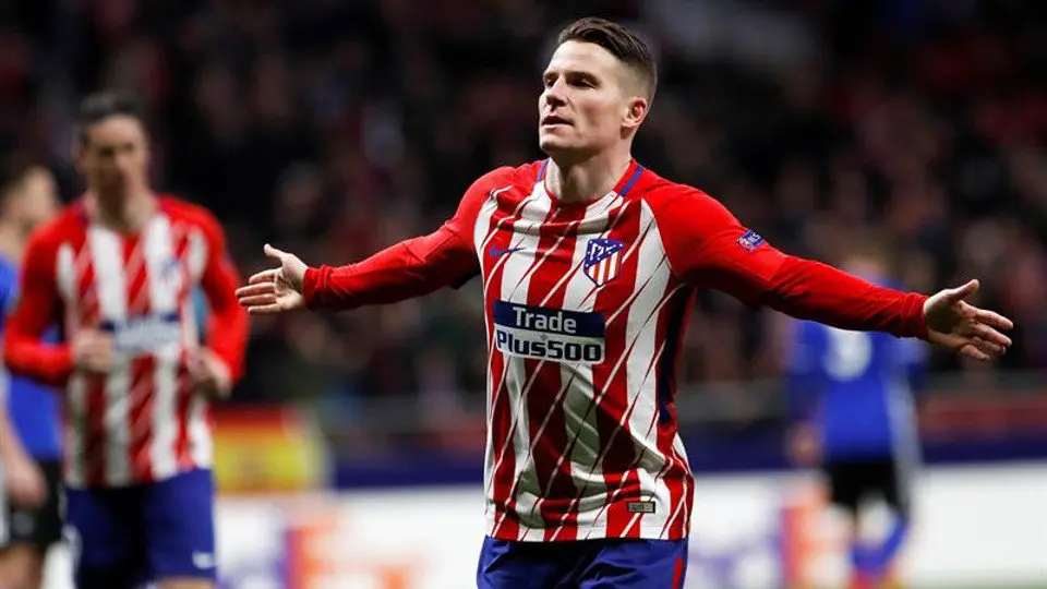 Gameiro celebra su gol. JUANJO MARTÍN (EFE)