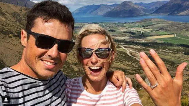 Gómez Noya y su novia. INSTAGRAM