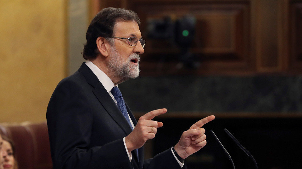El presidente del Gobierno, Mariano Rajoy, durante su comparecencia en el pleno del Congreso. BALLESTEROS (EFE)