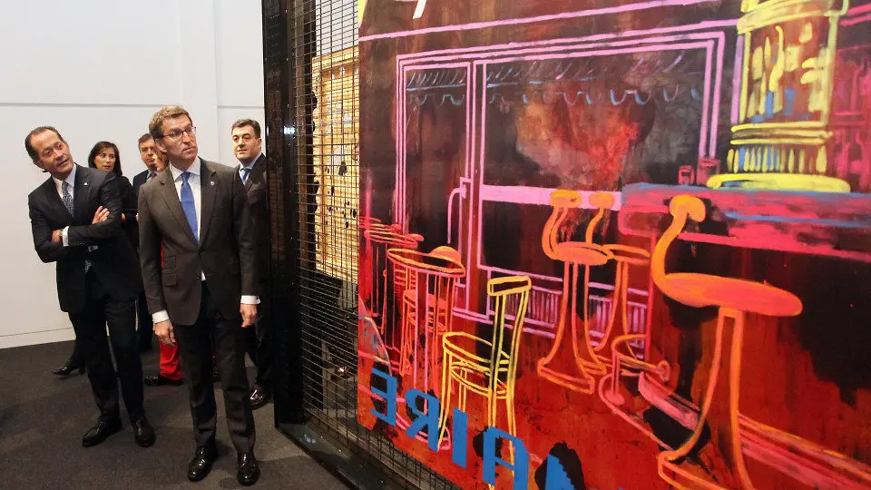 Juan Carlos Escotet e Alberto Núñez Feijóo, na inauguración da exposición. PEPE FERRÍN (AGN)