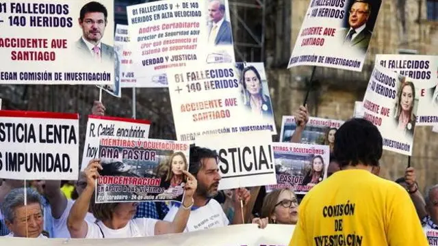 Protesta de las víctimas del Alvia. AEP