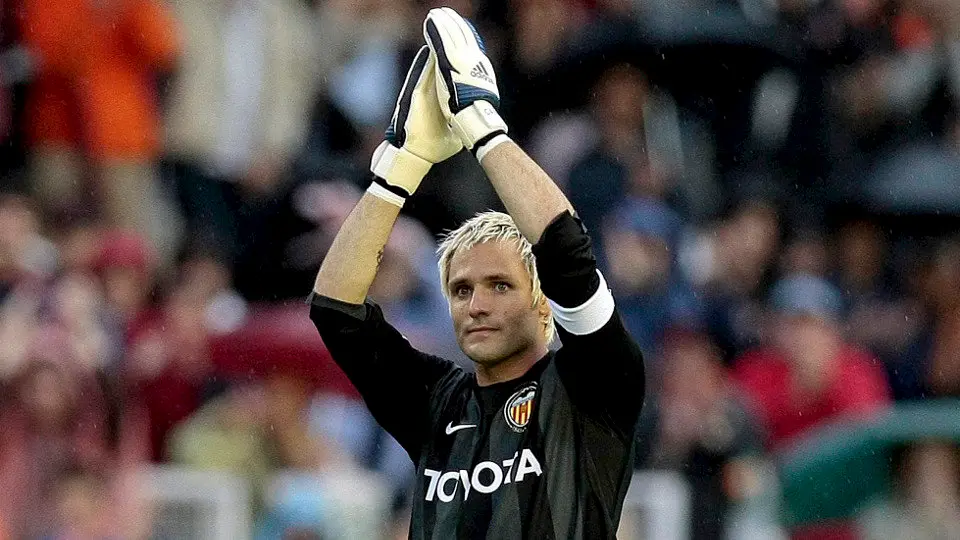 Santi Cañizares, en su despedida como jugador del Valencia. ARCHIVO