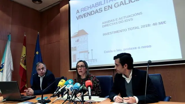 Ethel Vázquez, junto a José Manuel Rey Varela. KIKO DELGADO