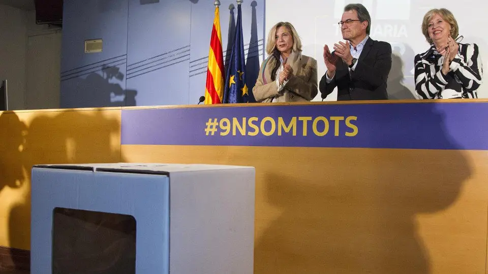 Artur Mas, con Joana Ortega e Irene Rigau. EP