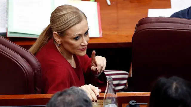 Cifuentes, en el pleno de la Asamblea de Madrid. CHEMA MOYA