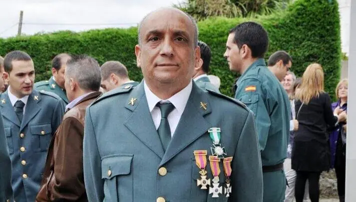 La Benemérita condecoró a Mariano por sus años de servicio. EP