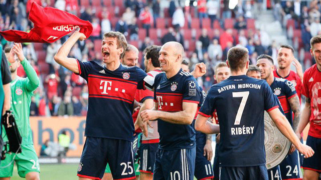 El Bayern celebra el título de la Bundesliga. EFE