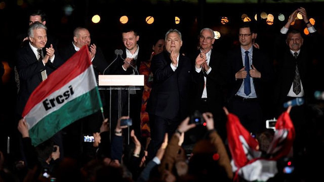 Viktor Orbán, tras ganar las elecciones en Hungría. SZILARD KOSZTICSAK (EFE)