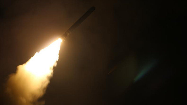 Uno de los misiles estadounidenses lanzados sobre Siria. MATTHEW DANIELS